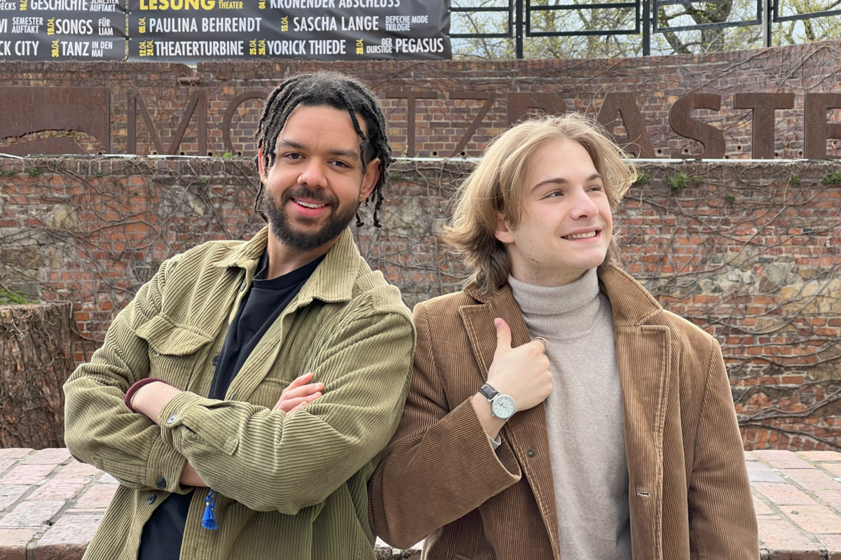 zur Vergrößerungsansicht des Bildes: Leitung des Lauschangriff im SoSe25. Foto: Julia Heidecke